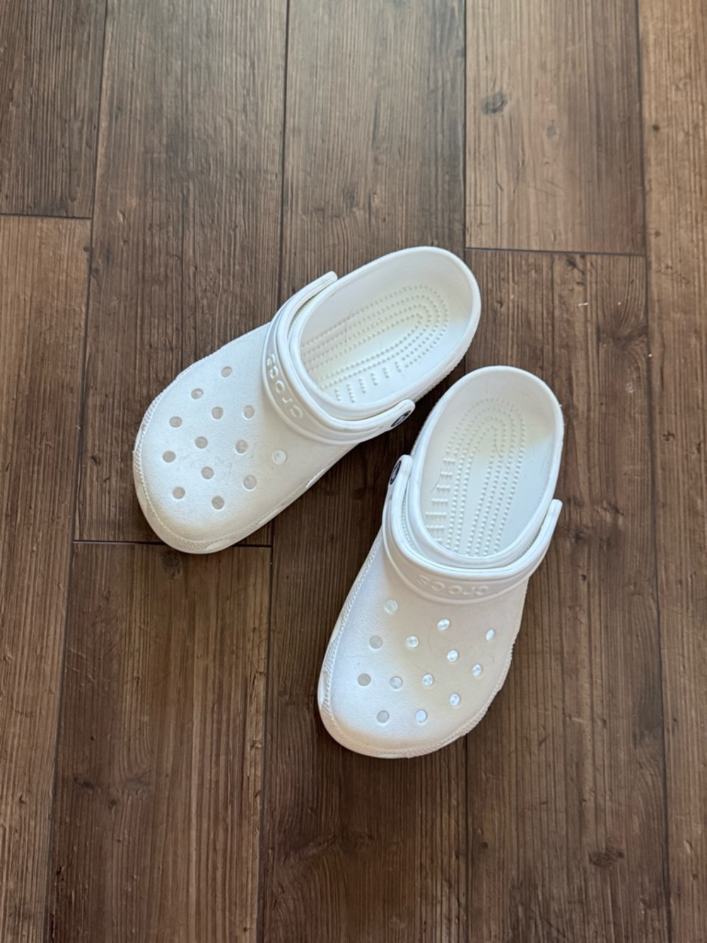 CROCS Classic Clog in White - Slip-On Comfort